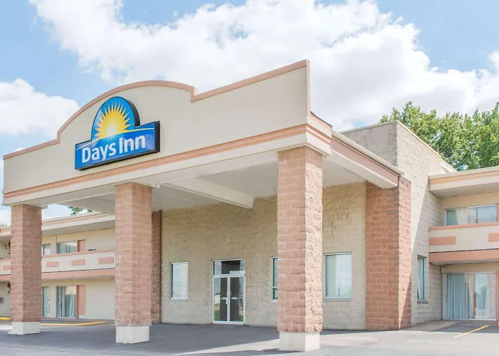 Days Inn By Wyndham St. Louis North